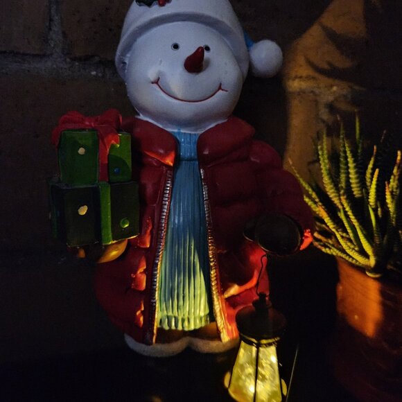 Whimsical Frosty Snowman Statue With Solar Lantern 12" H - Picture 1 of 7